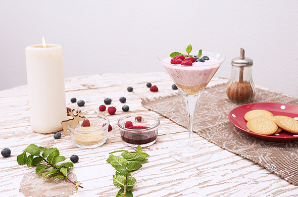 Crema de yogurt y queso fresco con frutos rojos