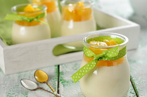 Recepte voor baby Panna cotta met perzik