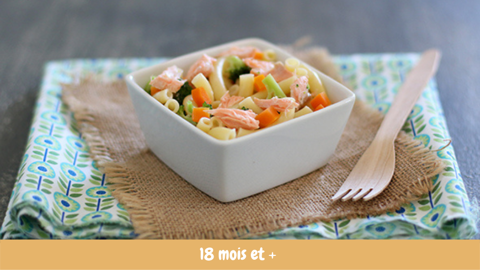 Pâtes au saumon, lait de coco et petits légumes Cuisine de bébé